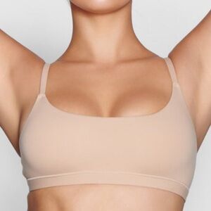 NWT L SKIMS Fits Everybody Scoop Bralette Clay